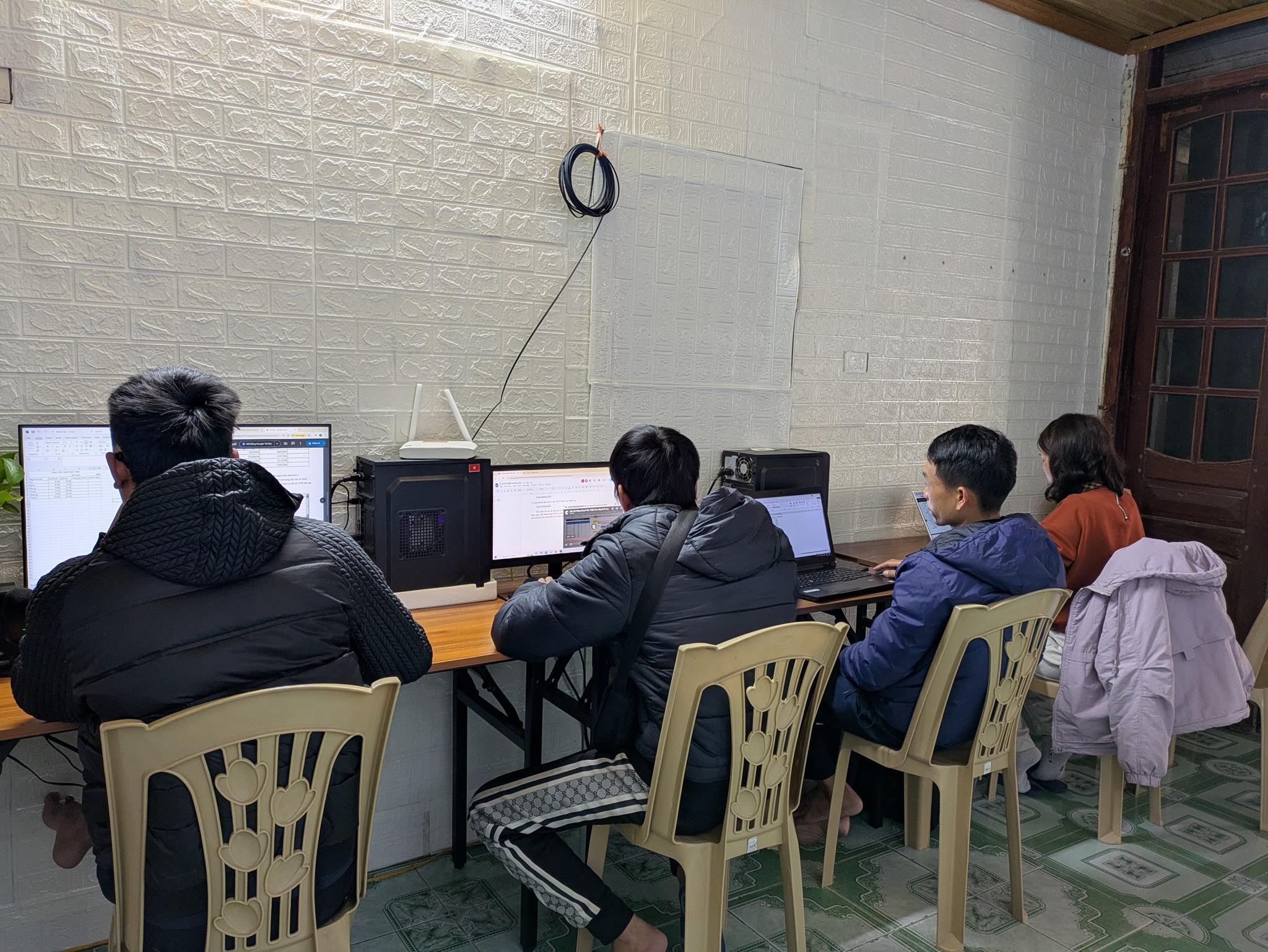 Học tin học văn phòng cho người đi làm TP Vinh – Tăng hiệu suất, làm việc nhanh hơn sau 2–4 tuần